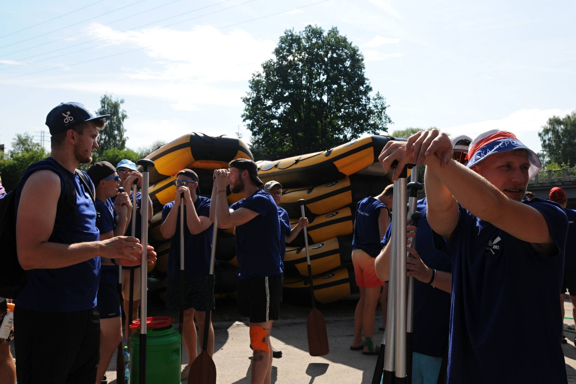 Teambuilding na vodě. Hráči SKP sjeli Vltavu na raftech