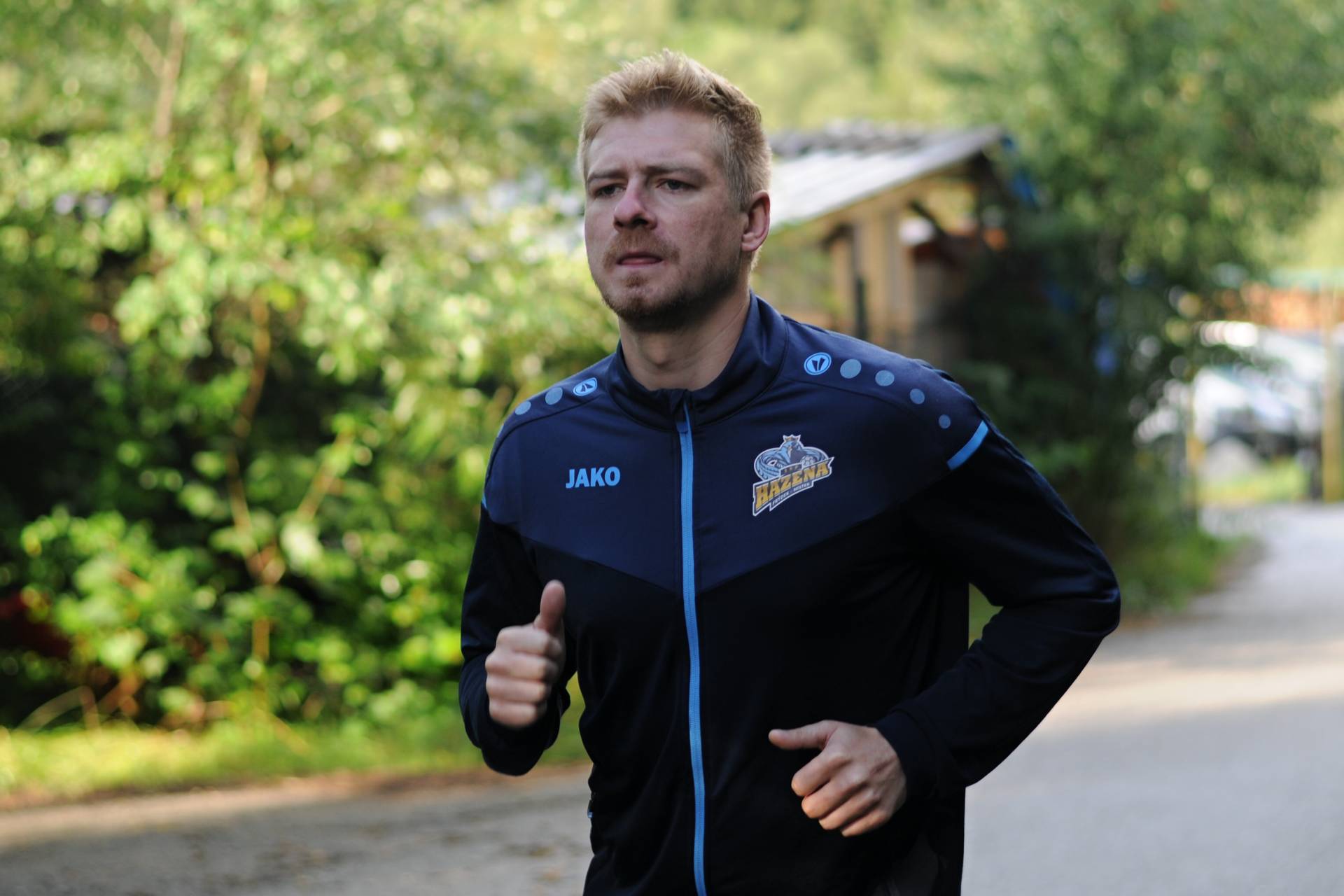 Teambuilding na vodě. Hráči SKP sjeli Vltavu na raftech