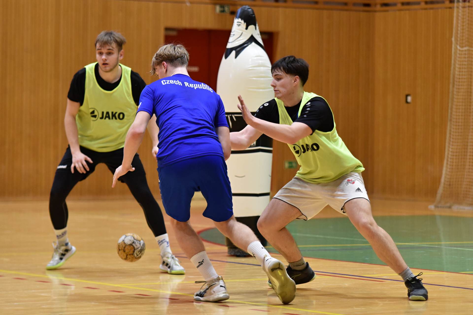 Trenérský seminář názorně ukázal, jak vypadají herní cvičení reprezentačních družstev