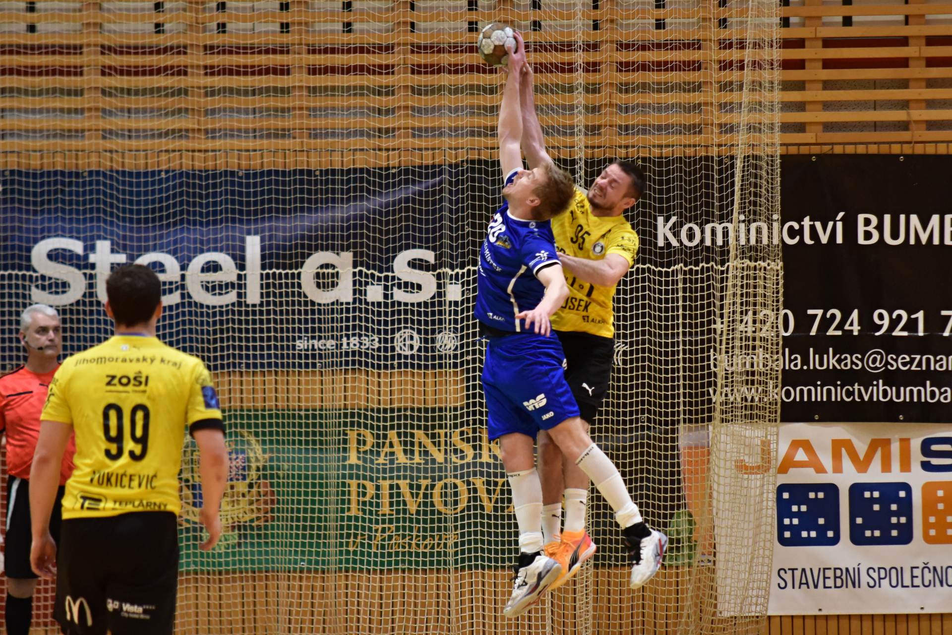 První zápas těsně pro favorita. V Brně bude SKP dotahovat dvougólové manko