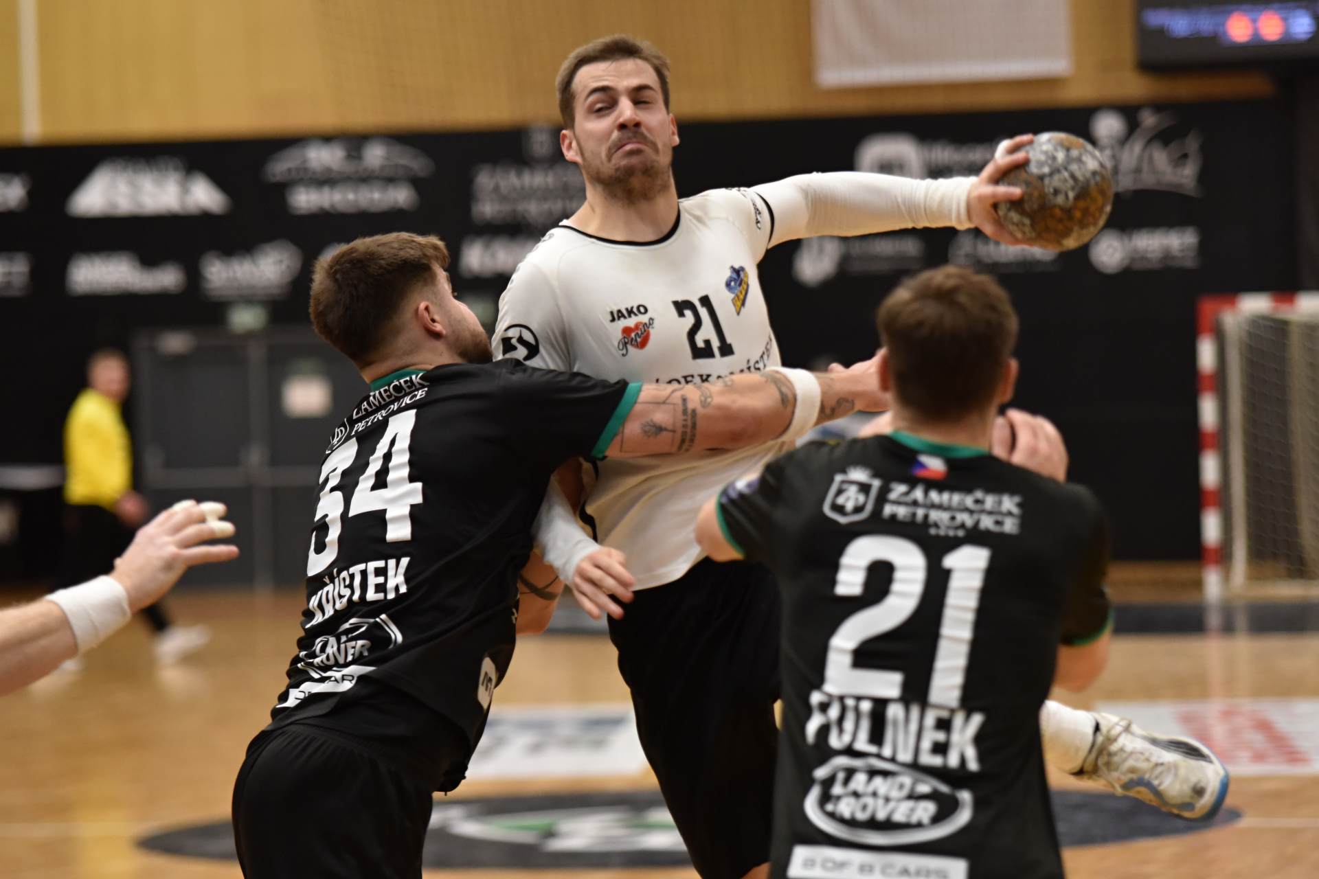 Druhé čtvrtfinále opět pro Karvinou. Favorit má mečbol