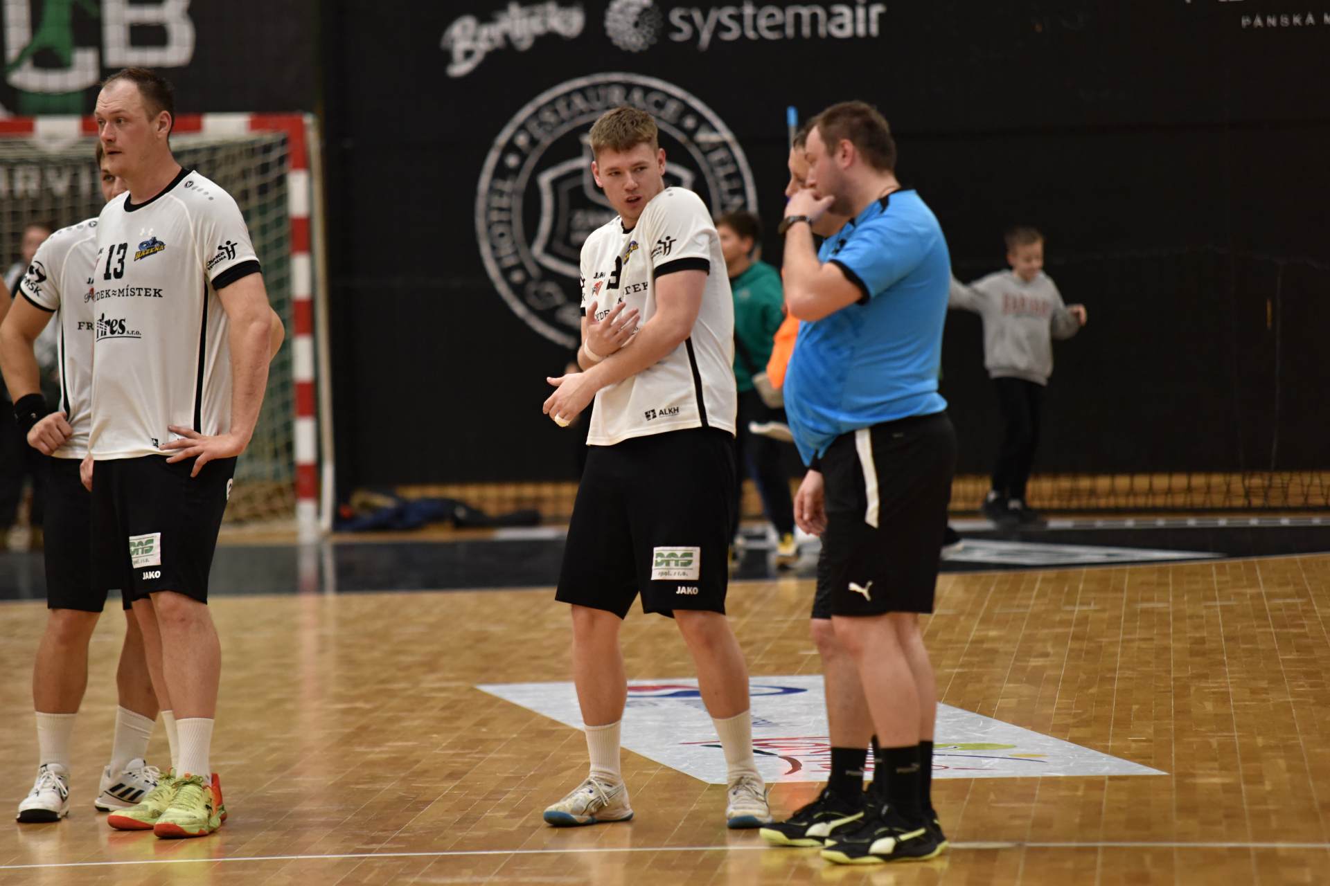 Druhé čtvrtfinále opět pro Karvinou. Favorit má mečbol