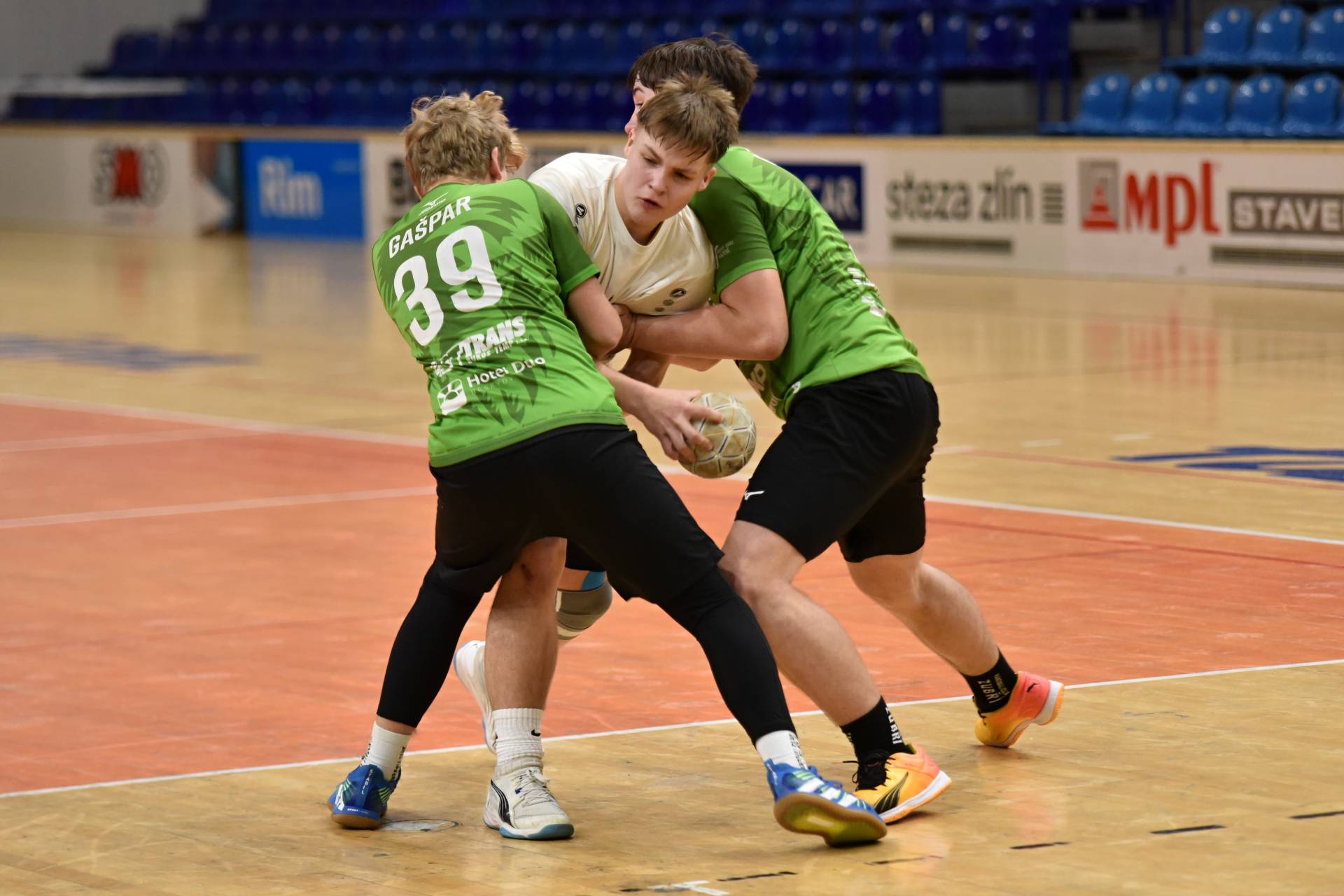 Starší žáci SKP připsali čtyři body v žákovské lize